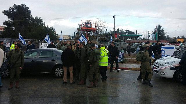 פיגוע דקירה בצומת הגוש; המחבל חוסל