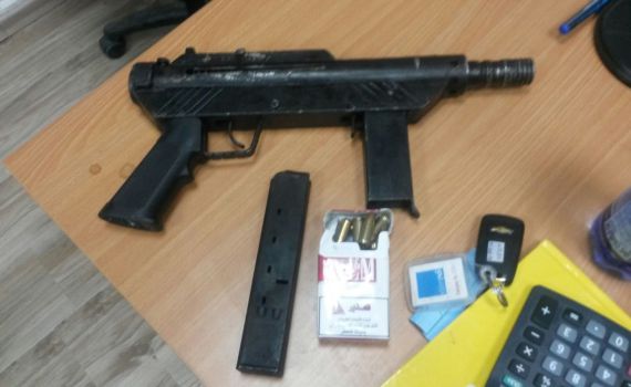 סוכן סמוי תפס נשק וסמים בלב מאה שערים