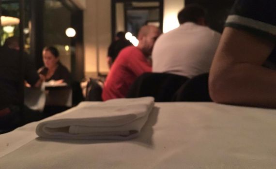 פפרצי: על מה דיברו חנוך דאום ואורן חזן בקפה?