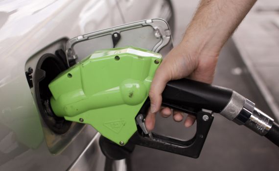 מחיר הדלק ממשיך לצנוח: ירידה של 21 אג'