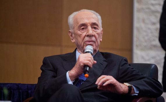 בלשכת פרס מכחישים את שמועות הווטסאפ לגביו