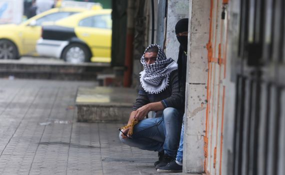 פיגוע דקירה בחברון: שני ישראלים נפצעו