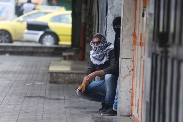 פיגוע דקירה בחברון: שני ישראלים נפצעו