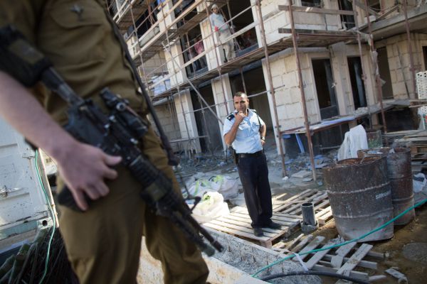 חשד לפיגוע: פועל ערבי תקף ישראלים באתר בנייה