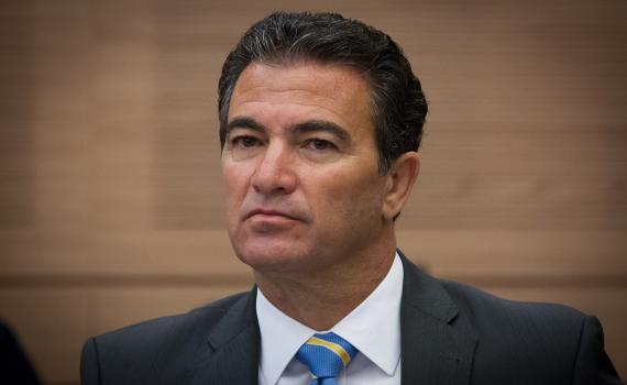 "אולי תדרשו מיוסי כהן להפסיק לעשות קידוש?"