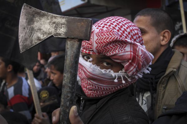 פיגוע דקירה ברעננה: שלושה נפצעו, אחד קשה