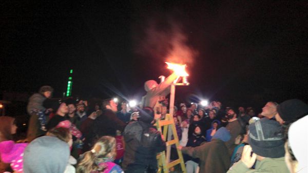 הדלקת נרות בבית צור במקום בו נצחו המכבים