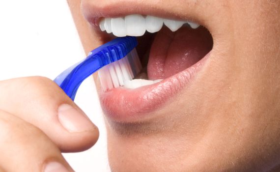 אתם מברישים שיניים או מצחצחים? קבלו טיפים