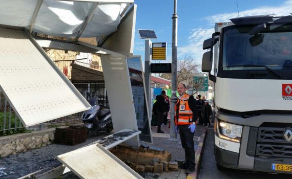 נס בירושלים: התחנה התפרקה, 4 נפצעו קל