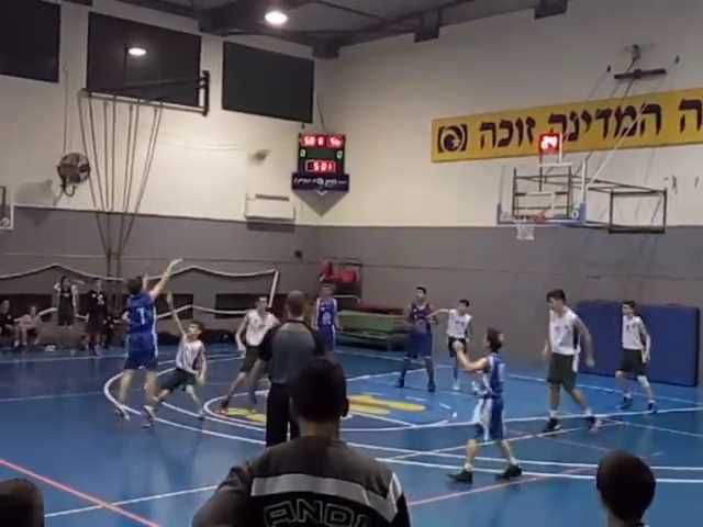 צפו: ילדי השומרון מנצחים בסל עם הבאזר