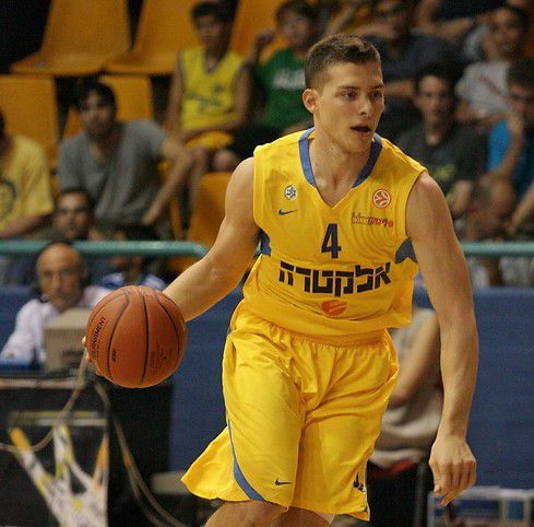 גל מקל חתם במכבי ת"א; ג'ורדן פארמר ישוחרר