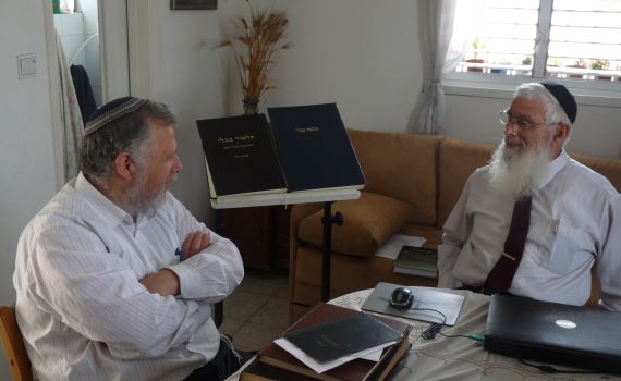 הרב עמיחי: מותר להרוג תרנגולים בגלל קושי לגדלם