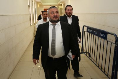 עם שוך הסערה: הקבלה של אבוטבול לע"נ נכדו