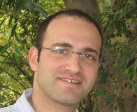 'יש קשר עמוק בין עזרא שיינברג, נאווי ולנדרובר"