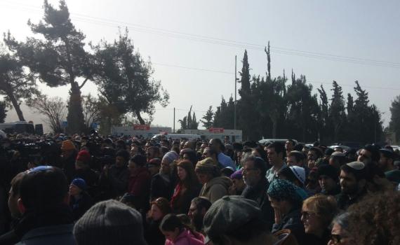 "אמא, סליחה שלא הצלחתי לעזור לך"