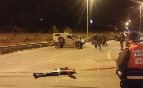 רגע לפני הפיגוע; שלושת המחבלים חוסלו