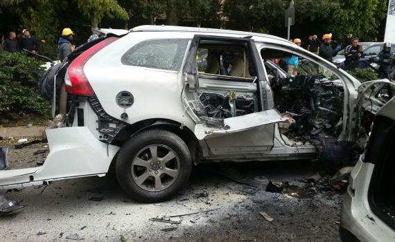 ניסיון חיסול בת"א: 2 פצועים קשה מפיצוץ רכב