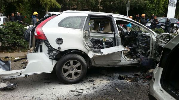 ניסיון חיסול בת"א: 2 פצועים קשה מפיצוץ רכב