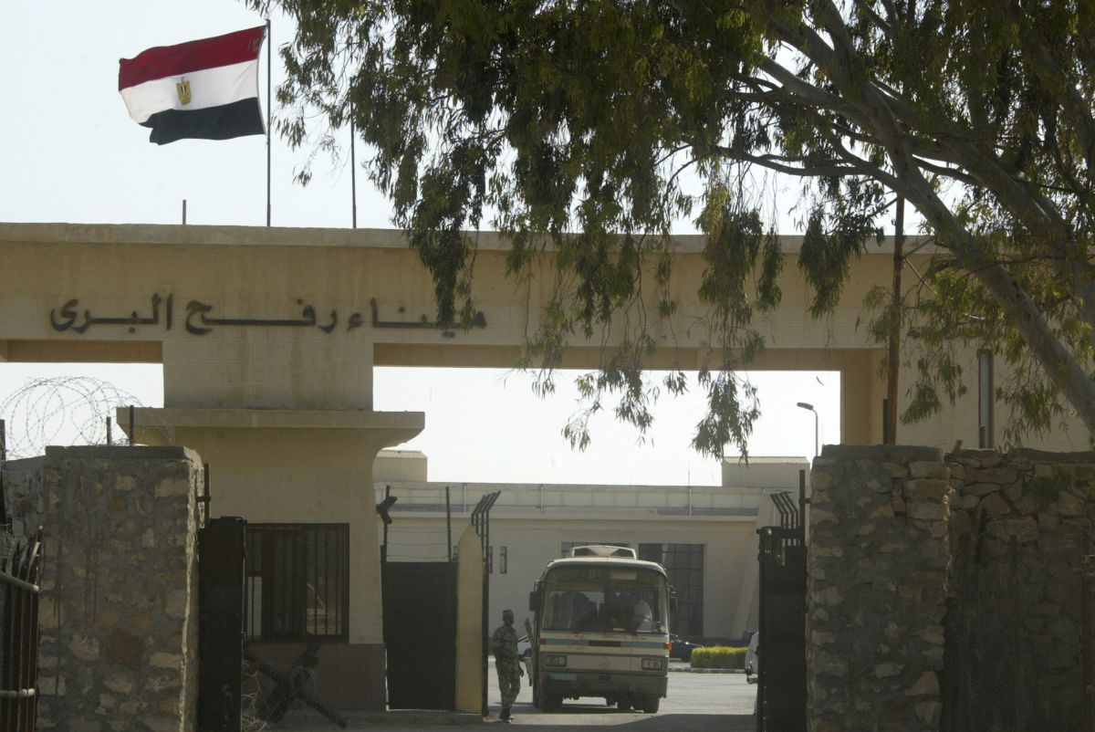 קהיר: פיגוע ירי לעבר אוטובוס בו היו ישראלים