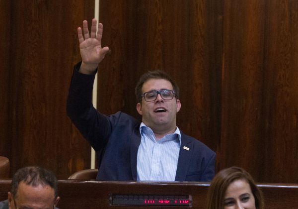 אושר חוק "אורן חזן" לסילוק סגן יו"ר כנסת