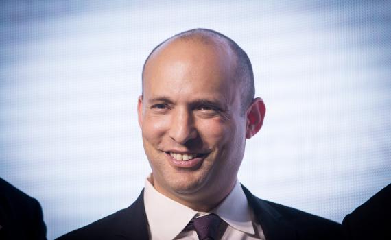 בנט הוכיח שהוא לא מתנצל על הכיפה הקטנה