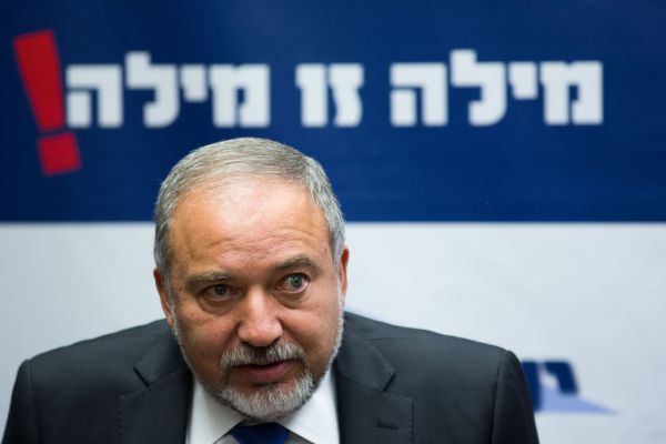 דיווח: ליברמן ויתר על הדרישה העיקרית שלו