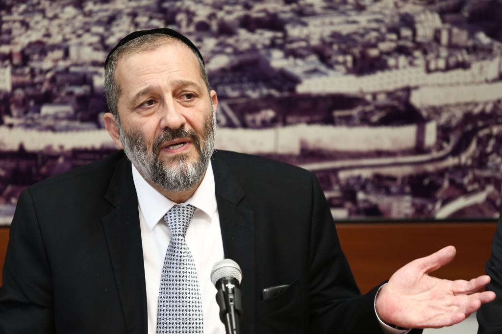 בעקבות הבדיקה: חקירה פלילית נפתחה נגד אריה דרעי