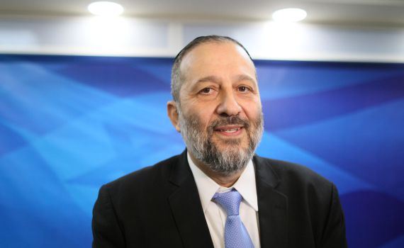 "לא חוק נגד דרעי, זה חוק נגד השחיתות בישראל"