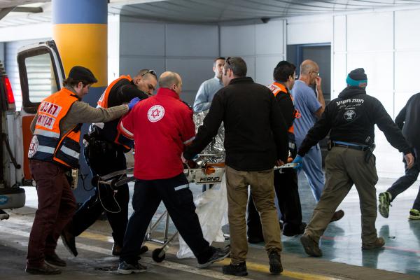 חני שאלה "איך אפשר לעזור", המחבל שלף סכין