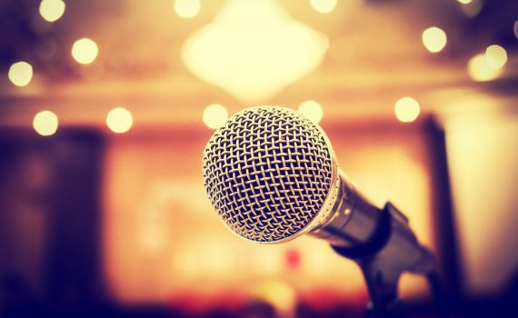 שו"ת: האם מותר להציב רמקולים בבית המקדש?