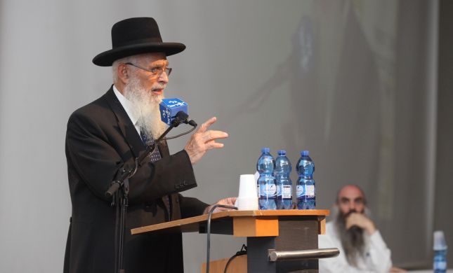  הרב יעקב אריאל נגד רבני הפייסבוק: "פורצי גדר"