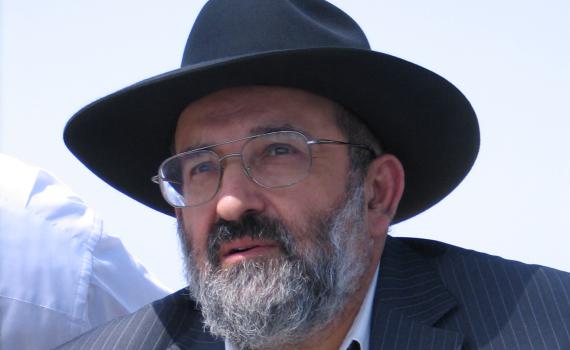 הרב זיני: צה"ל עובר מטיפשות לאנטישמיות