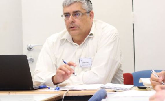 "הרב נריה ירה חיצים ואז סימן את המטרה"