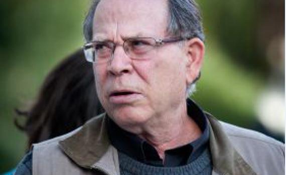 רזי ברקאי מתנצל אך לא מוכן לחזור בו; האזינו