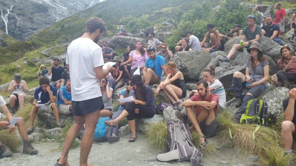 בשביל החיוך: 150 מטיילים לזכר הדר גולדין