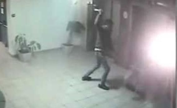 המחבל הכיר את צביקה וניסה לרצוח אותו בגרזן. צפו