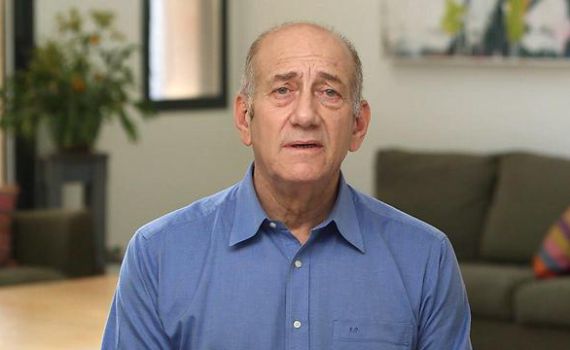 רגע לפני: אולמרט עדיין לא מודה; צפו