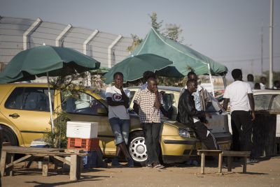 דיון סוער בכנסת: תעבירו מסתננים לקיסריה ולקיבוץ