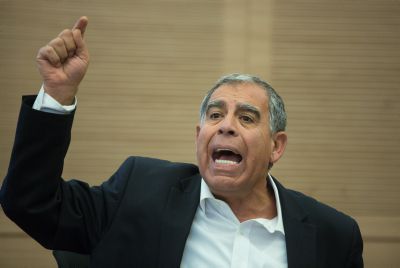 לוי הרעיד את המליאה: "אל תהרסו, תפוצצו"