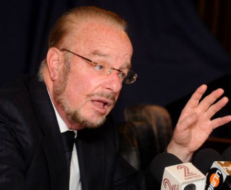 השמאל בלחץ: "לסגור לשפטל את המקרופון"