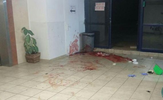 ממשיך להיות קשה מצבו של המאבטח שנדקר