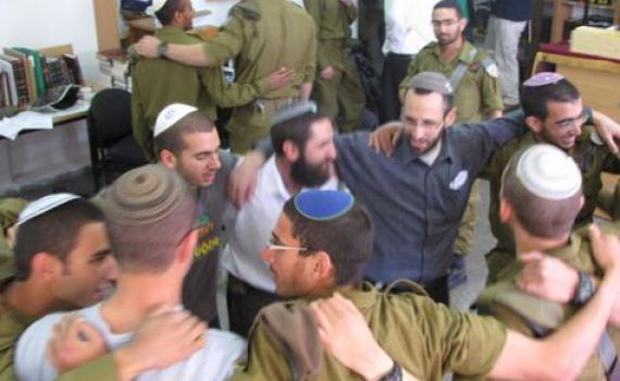 "טוב יהיה אם הרבנים יניחו לצבא להתנהל"