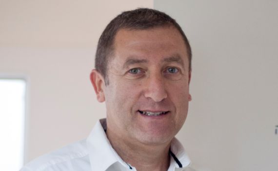 אריאל אלמוג מונה למנכ"ל אשחר&more