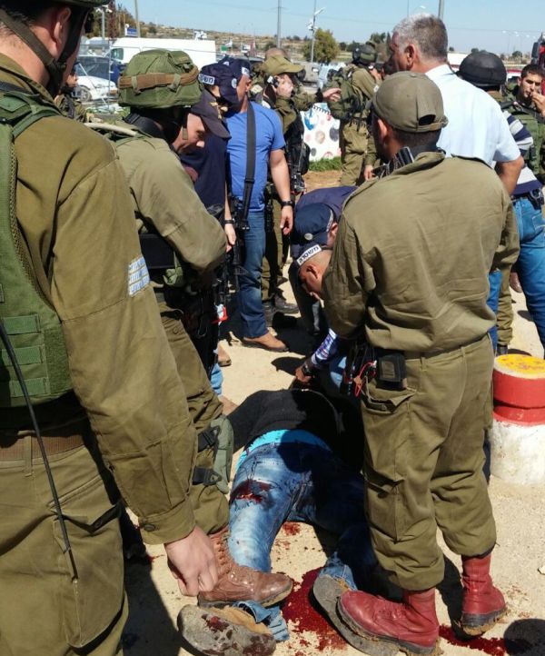 פיגוע דקירה בצומת הגוש; פצוע אנוש מירי כוחותינו