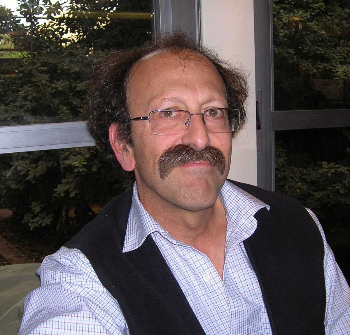 בנט מעניק פרס ישראל למייסד ארגון תעאיוש