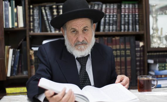 "הח"כים החרדים לא מתייעצים עם רבנים עושים מה שבא להם"