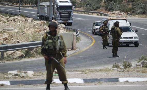 חשד: ערבים ניסו לחטוף חייל בצומת המוביל