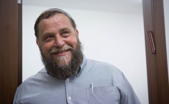 אישום: שוטרי מג"ב מסרו מידע לבנצי גופשטיין