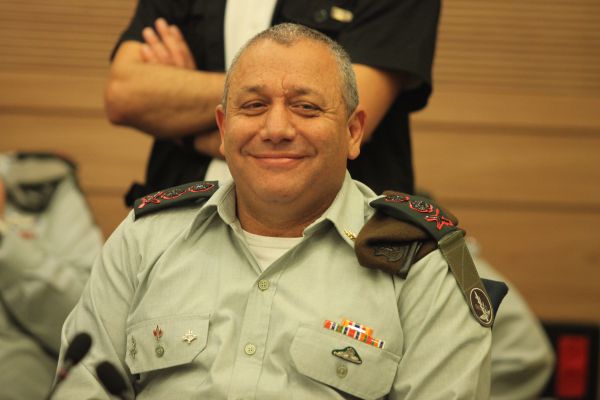 היציאה של אייזנקוט הופכת ל'עלילת דם' נגד צה"ל