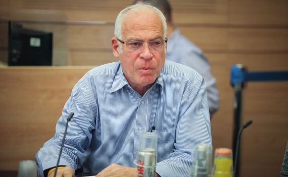 אורי אריאל: "אני בן דודו של עמיחי; נשאר בחברון"